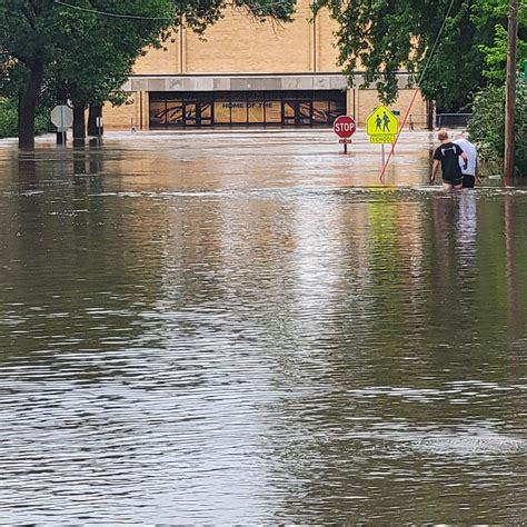 alluc school of rock|Rock Valley school district opening modular building after flooding.